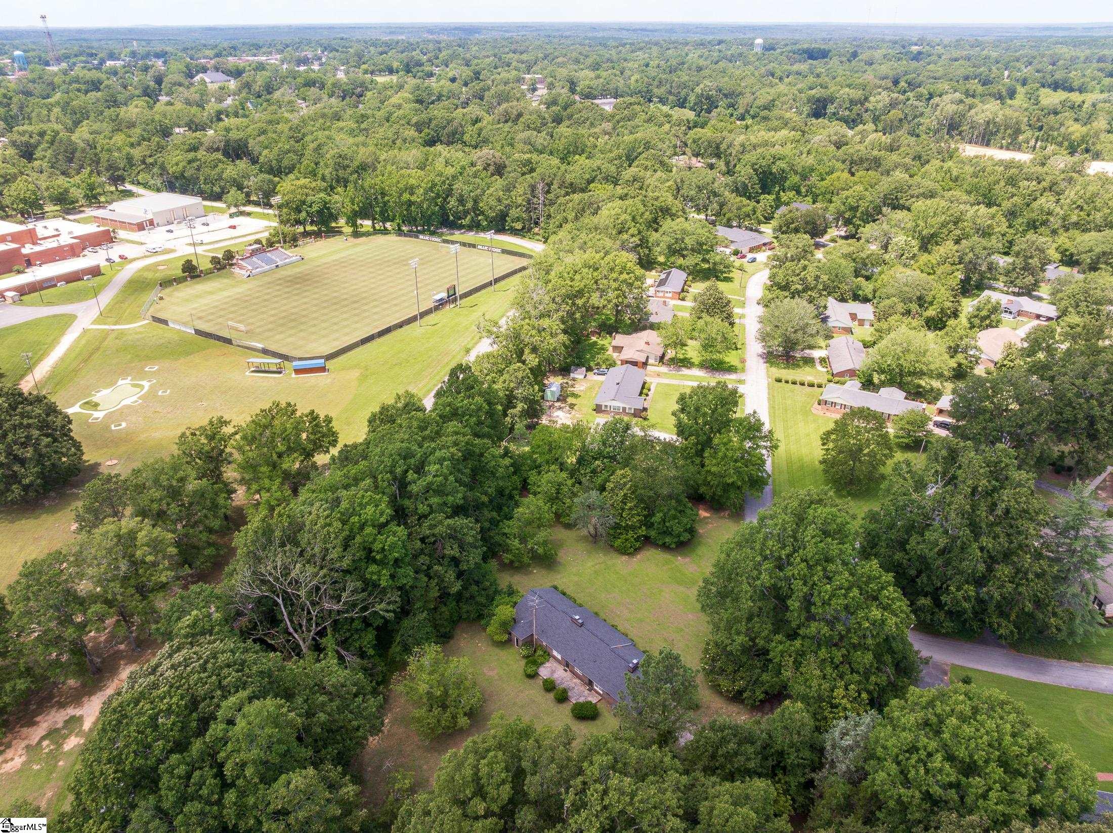 114 York Street Clinton, SC 29325 - Photo 5 of 50