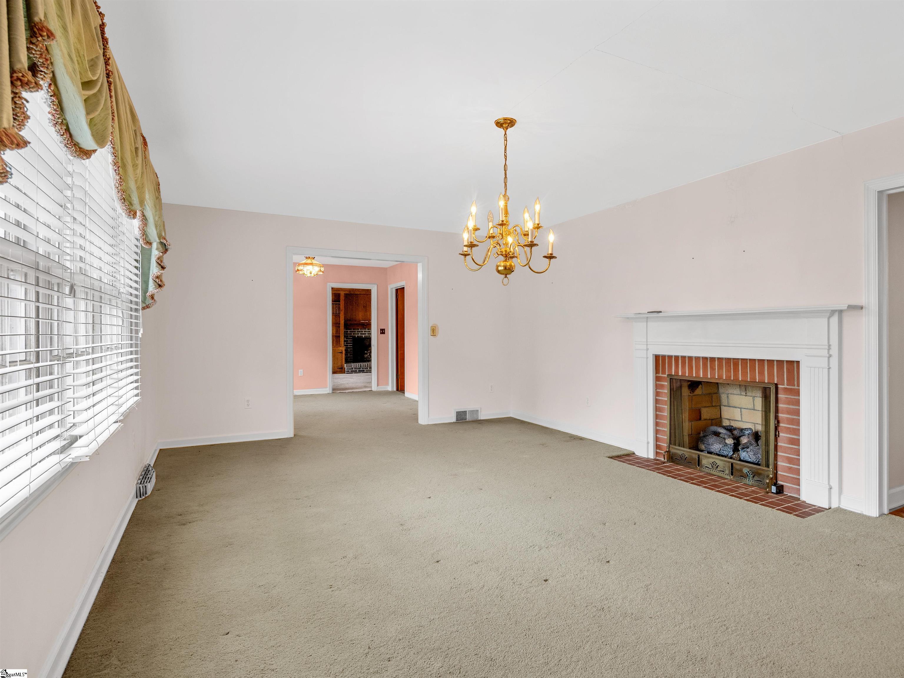 114 York Street Clinton, SC 29325 - Photo 6 of 50
