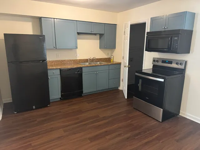 $1,800 | 7591 Hunters Ridge Lane, Charleston, SC 29420