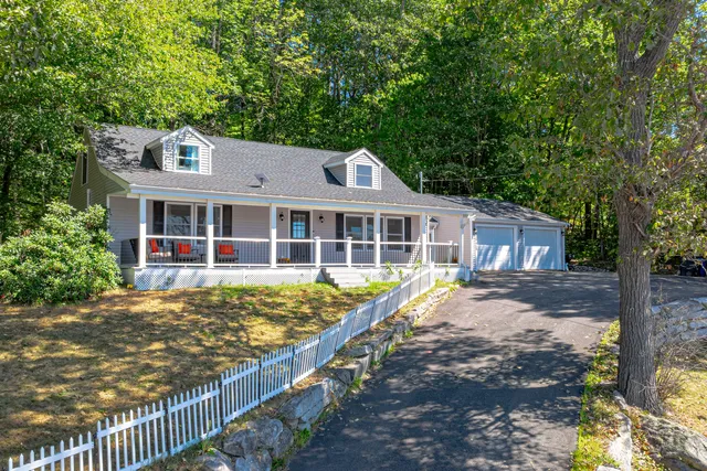 $510,000 | 589 Roosevelt Trail, Naples, ME 04055