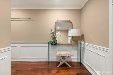 $1,165,000 | 410 2nd Avenue South, Unit 111, Kirkland, WA 98033