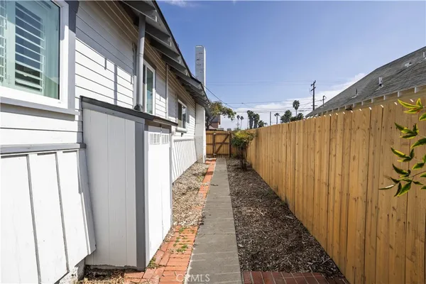 $899,000 | 214 North 7th Street, Santa Paula, CA 93060