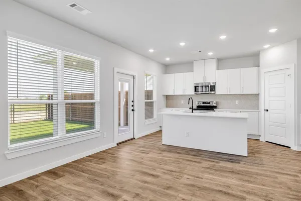 $699,000 | 7064-7066 Guilford Road, Midlothian, TX 76065