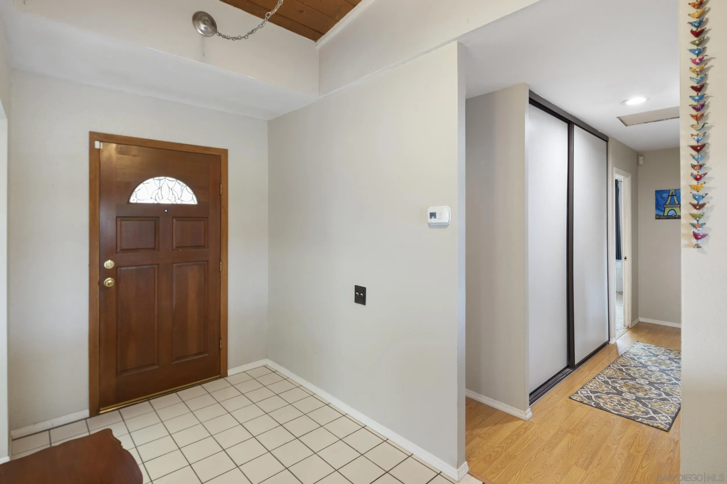 622 Ellen Lane El Cajon, CA 92019 - Photo 6 of 17 a view of a hallway