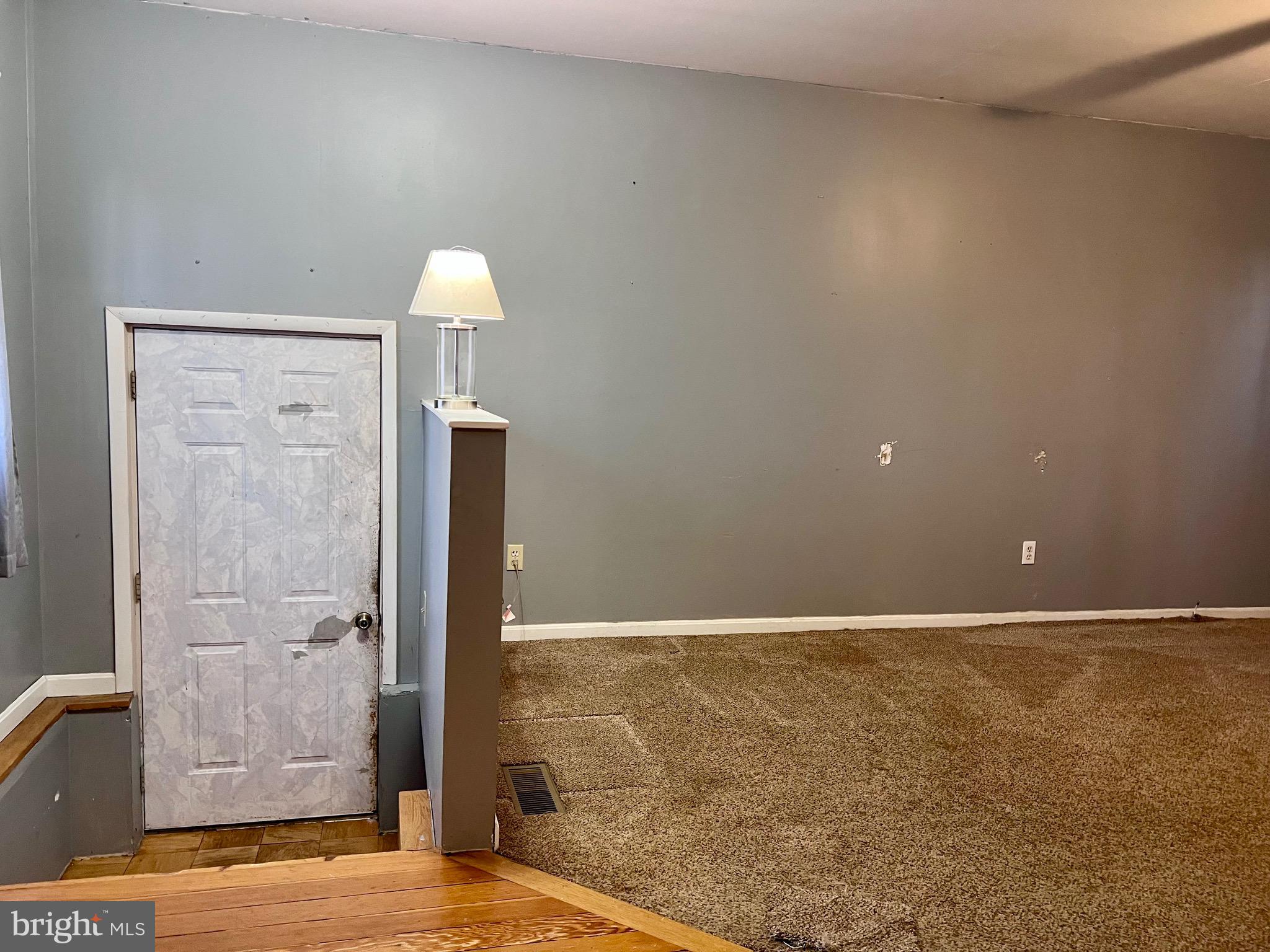 320 Cedar Avenue Colonial Beach, VA 22443 - Photo 42 of 47 a view of a livingroom with bathroom