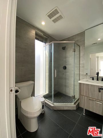 $4,495 | 816 North Hobart Boulevard, Unit 816, Los Angeles, CA 90029