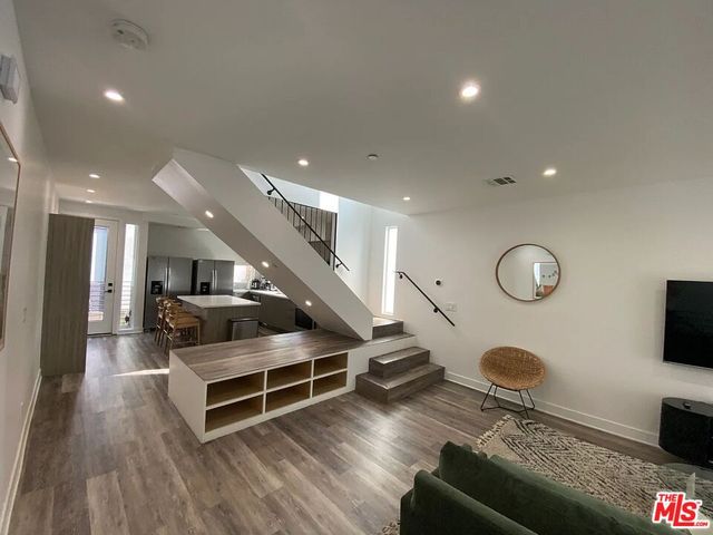 $4,495 | 816 North Hobart Boulevard, Unit 816, Los Angeles, CA 90029