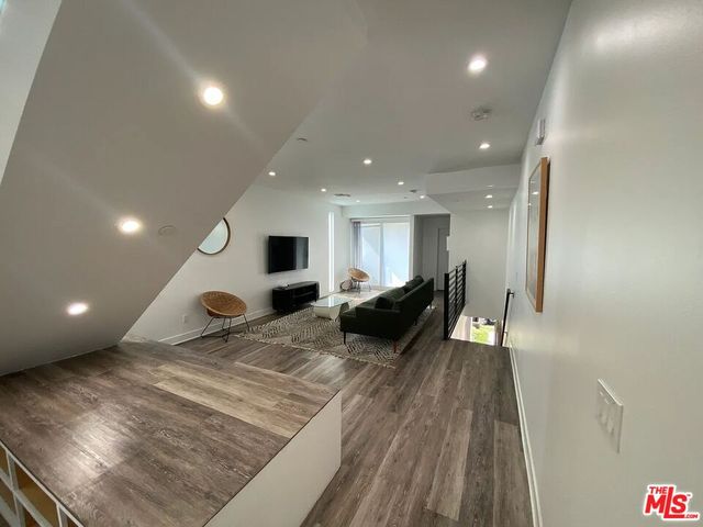 $4,495 | 816 North Hobart Boulevard, Unit 816, Los Angeles, CA 90029