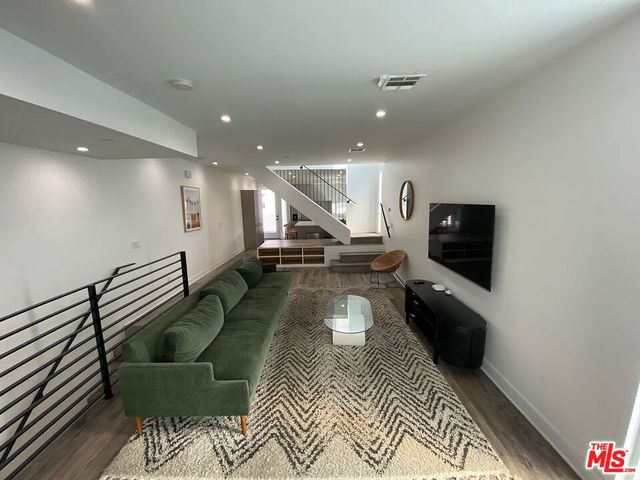 $4,495 | 816 North Hobart Boulevard, Unit 816, Los Angeles, CA 90029