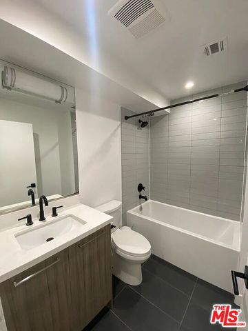 $4,495 | 816 North Hobart Boulevard, Unit 816, Los Angeles, CA 90029