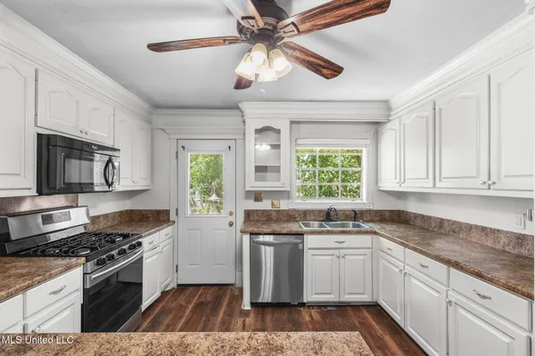 $299,999 | 125 Lakeview Drive, Canton, MS 39046