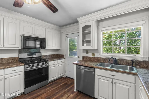 $299,999 | 125 Lakeview Drive, Canton, MS 39046