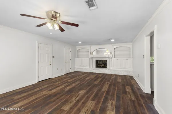 $299,999 | 125 Lakeview Drive, Canton, MS 39046