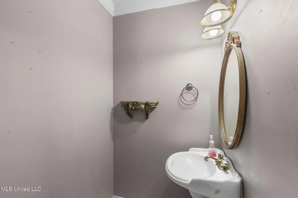 $299,999 | 125 Lakeview Drive, Canton, MS 39046