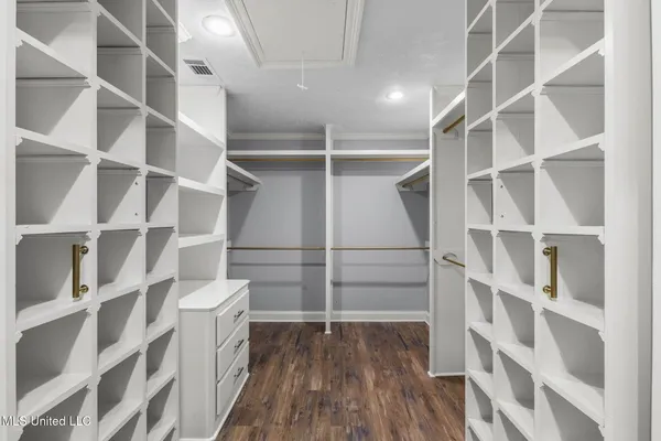 $299,999 | 125 Lakeview Drive, Canton, MS 39046