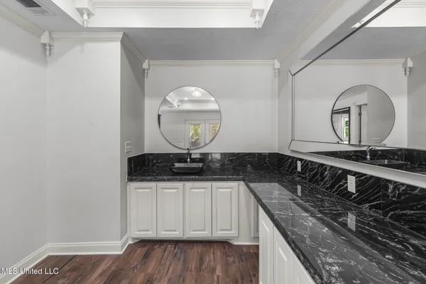 $299,999 | 125 Lakeview Drive, Canton, MS 39046