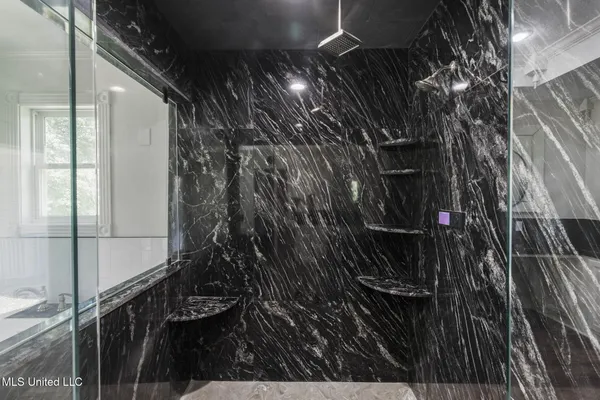 $299,999 | 125 Lakeview Drive, Canton, MS 39046