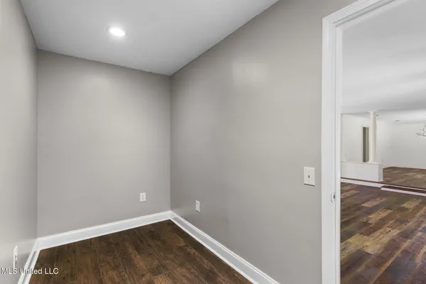 $299,999 | 125 Lakeview Drive, Canton, MS 39046