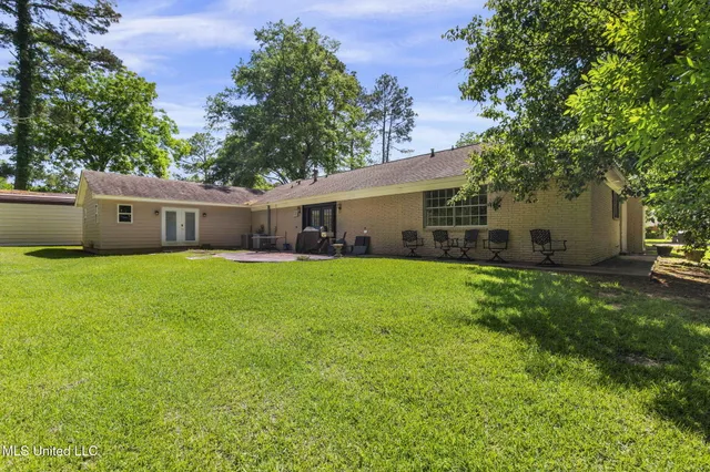 $299,999 | 125 Lakeview Drive, Canton, MS 39046