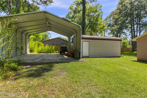 $299,999 | 125 Lakeview Drive, Canton, MS 39046