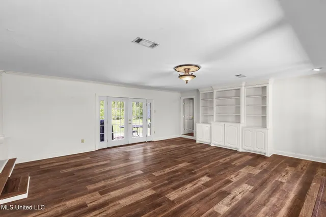 $299,999 | 125 Lakeview Drive, Canton, MS 39046