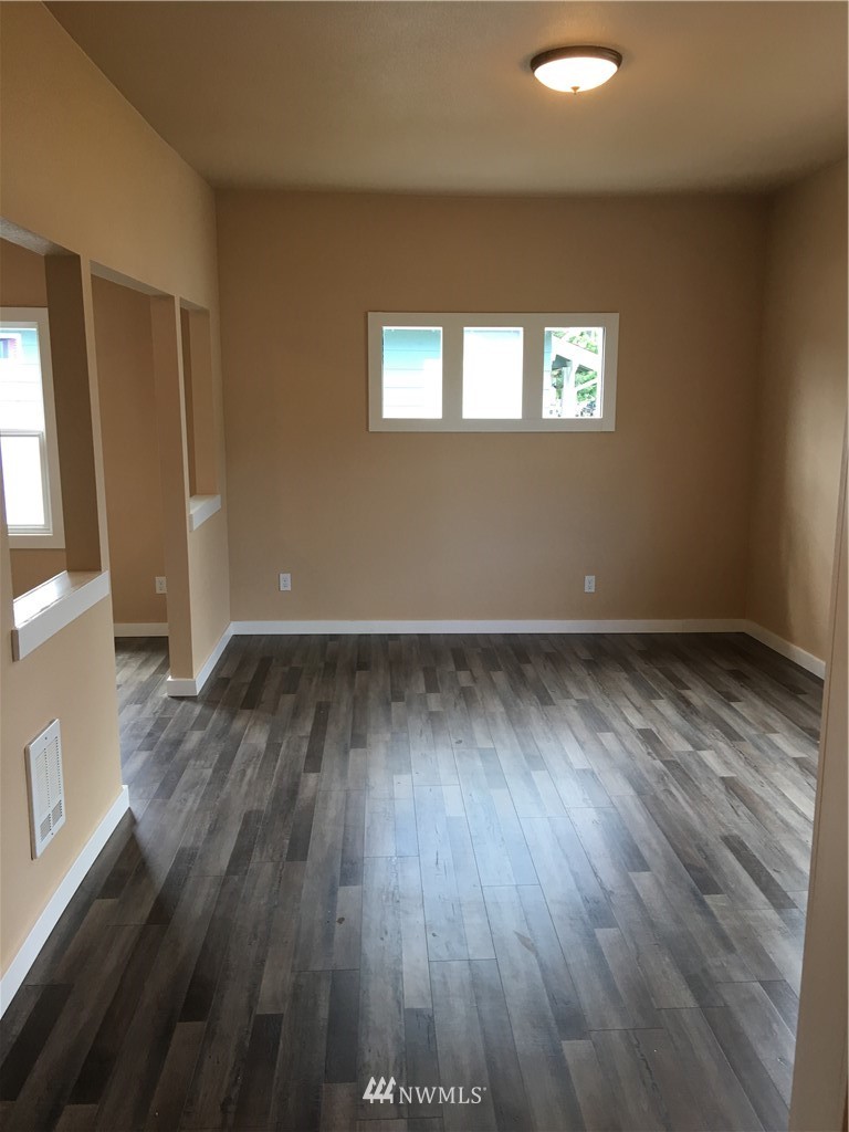 643 Southwest Cascade Avenue Chehalis, WA 98532 - Photo 17 of 22 Gallery Image 17
