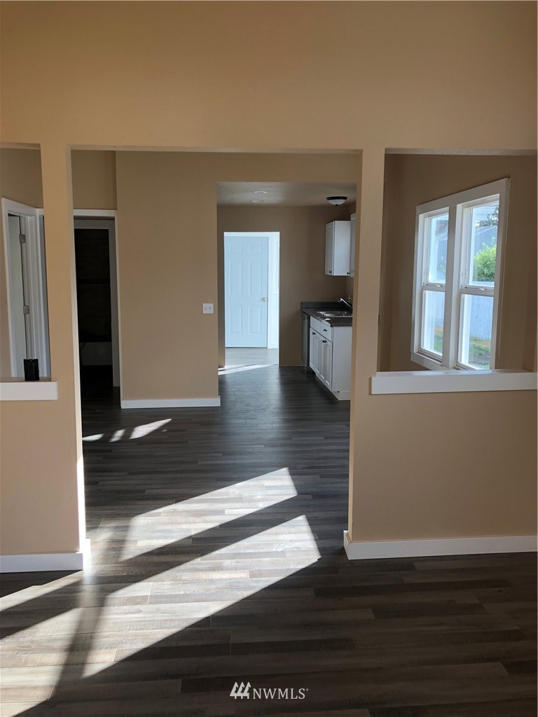 643 Southwest Cascade Avenue Chehalis, WA 98532 - Photo 8 of 22 Gallery Image 8