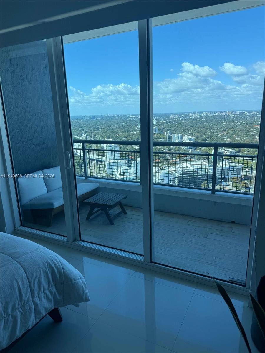 60 Southwest 13th Street, Unit 3808 Miami, FL 33130 - Photo 36 of 38 a balcony with a water view