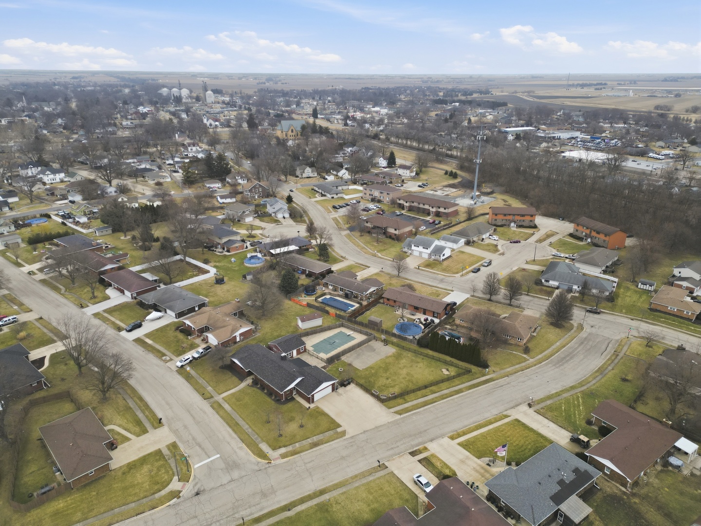 385 South Walnut Street Manteno, IL 60950 - Photo 22 of 27 an aerial view of residential houses with city view