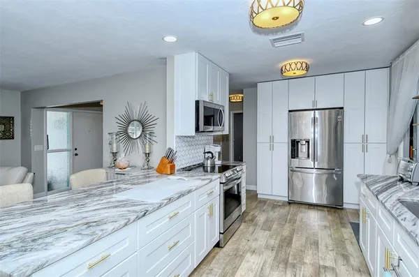 $7,950 | 6758 South Lockwood Ridge Road, Sarasota, FL 34231