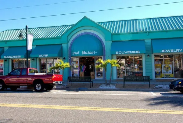 $7,950 | 6758 South Lockwood Ridge Road, Sarasota, FL 34231
