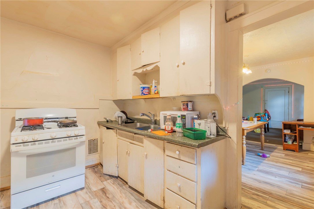 46-48 Nye Park Rochester, NY 14621 - Photo 22 of 36