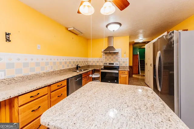 $215,000 | 202 Brantley Road, Warner Robins, GA 31093