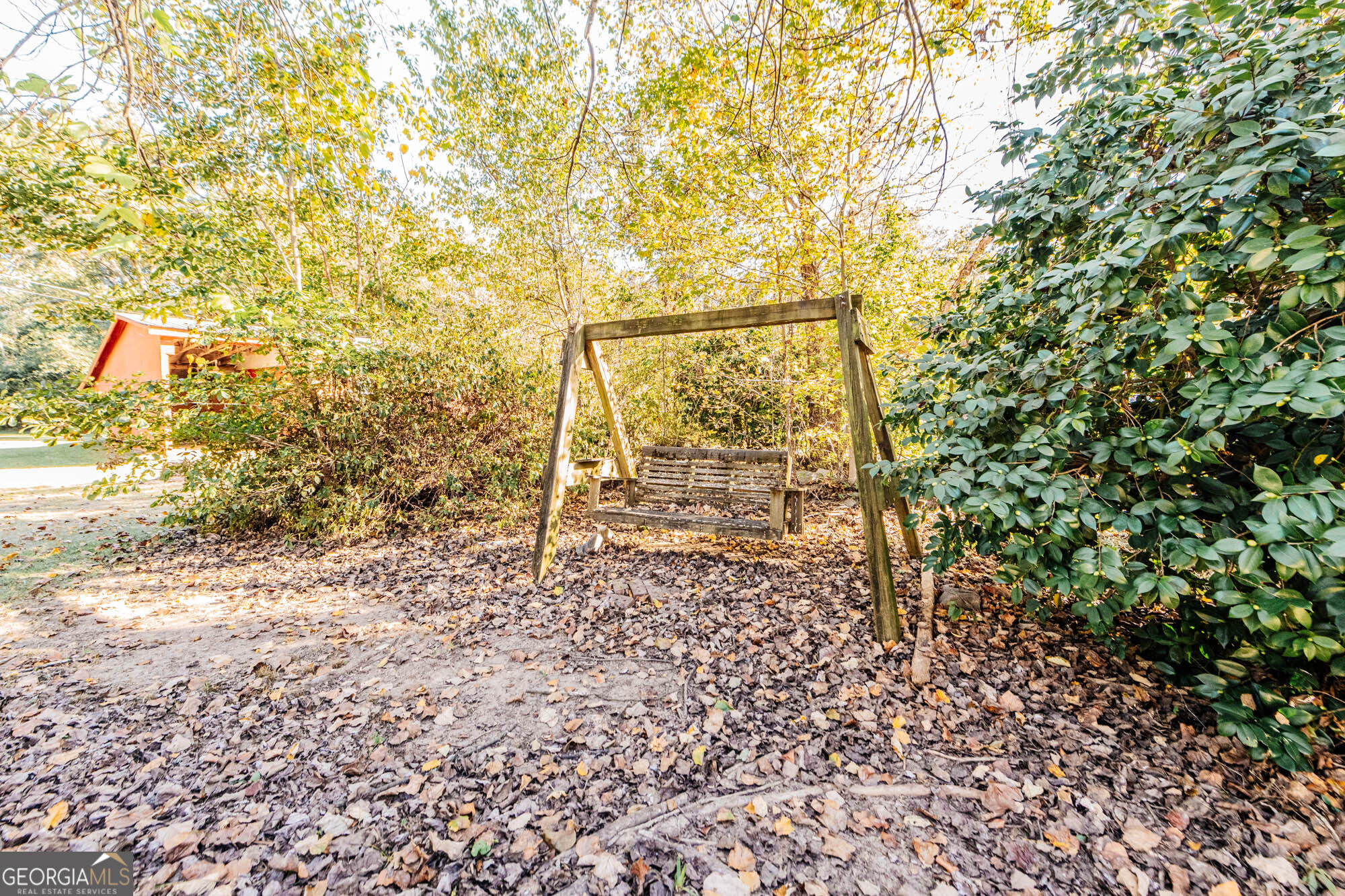 202 Brantley Road Warner Robins, GA 31093 - Photo 43 of 52 a view of a pathway with a tree