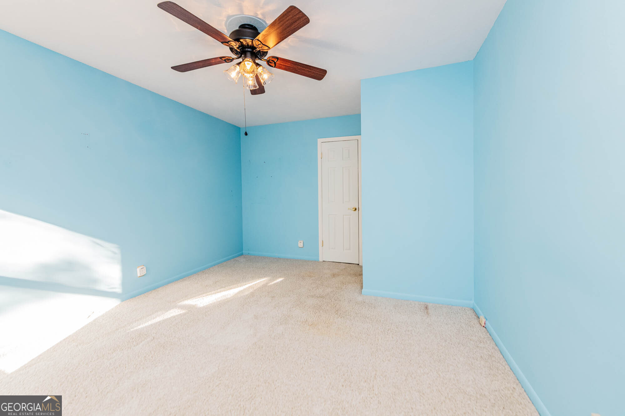 202 Brantley Road Warner Robins, GA 31093 - Photo 8 of 52 a view of a big room with carpet