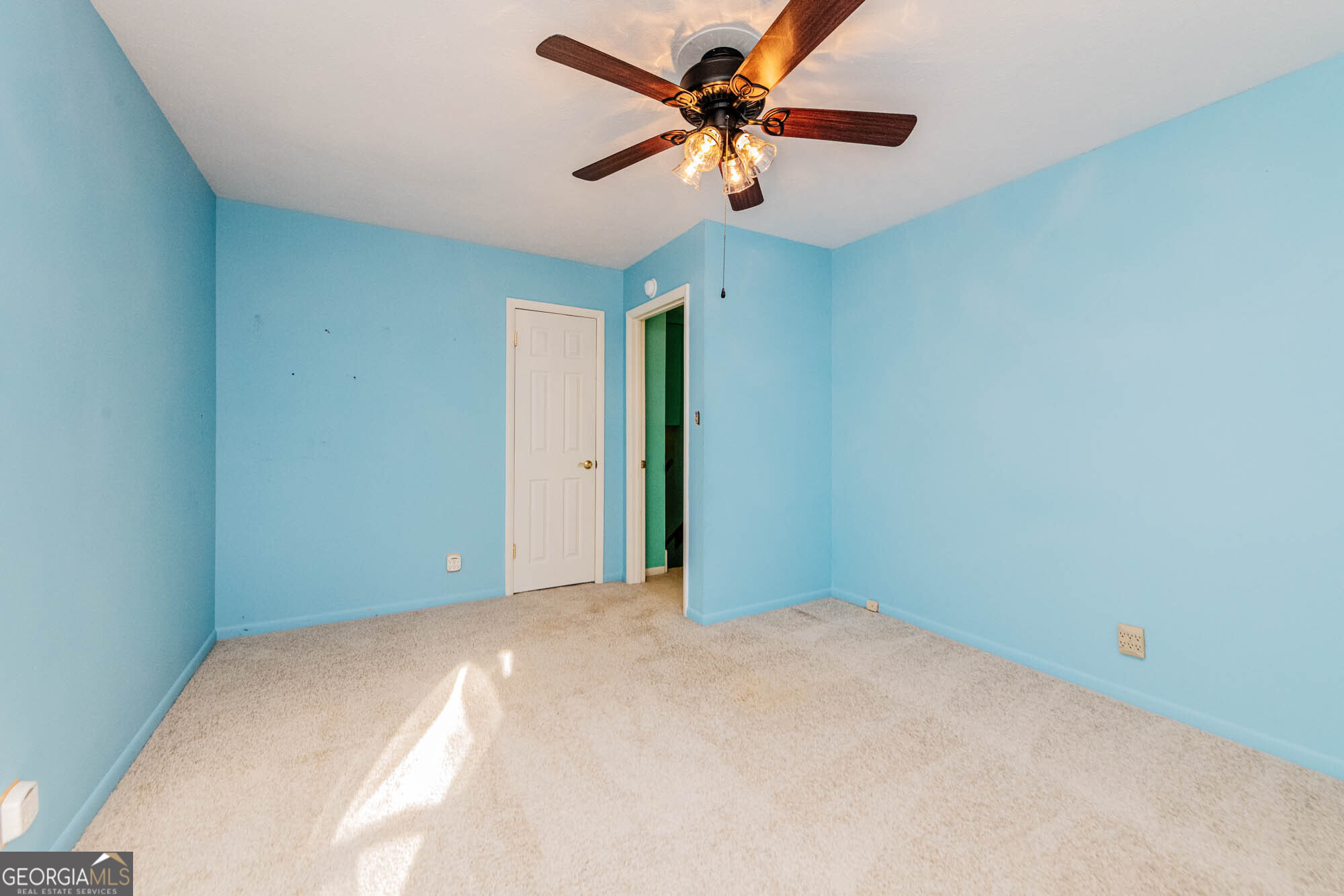 202 Brantley Road Warner Robins, GA 31093 - Photo 9 of 52 a view of a big room with a ceiling fan