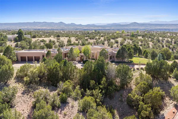$3,195,000 | 240 Headquarters Trail, Santa Fe, NM 87506