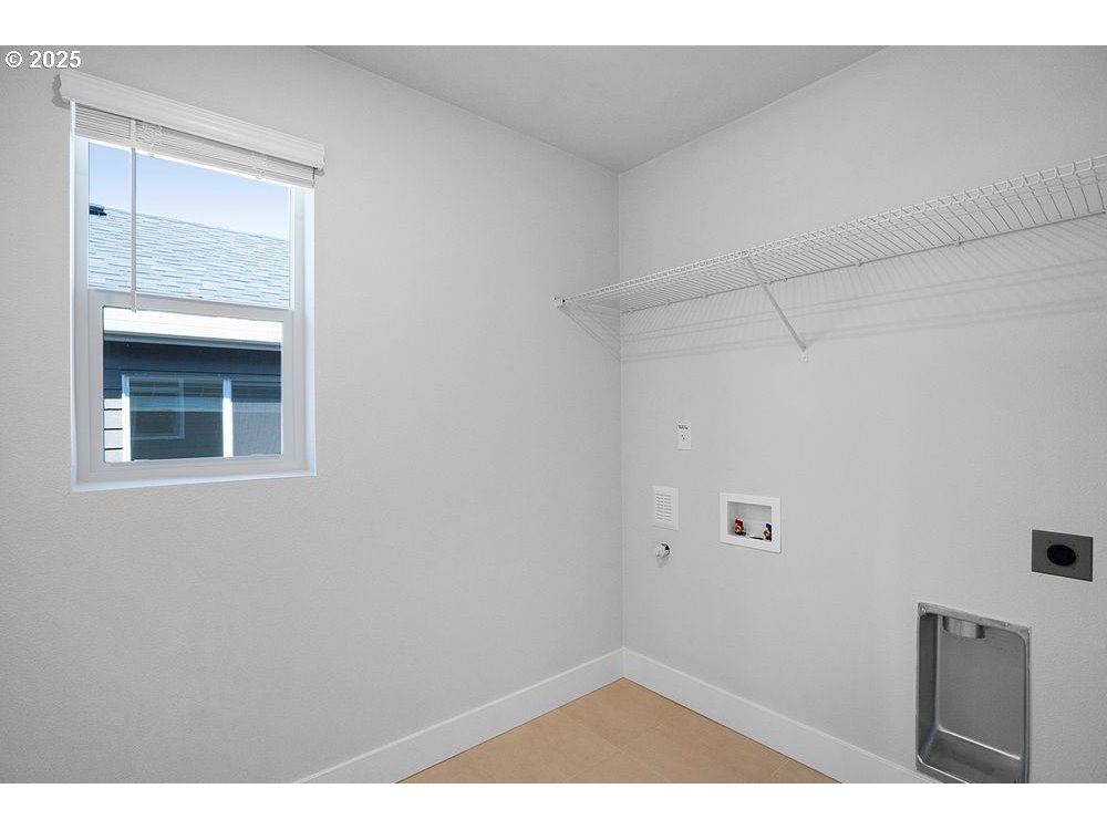 7773 Northwest Eleanor Avenue Portland, OR 97229 - Photo 14 of 31