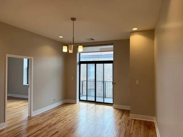 $3,490 | 3122 North Broadway, Unit 305, Chicago, IL 60657