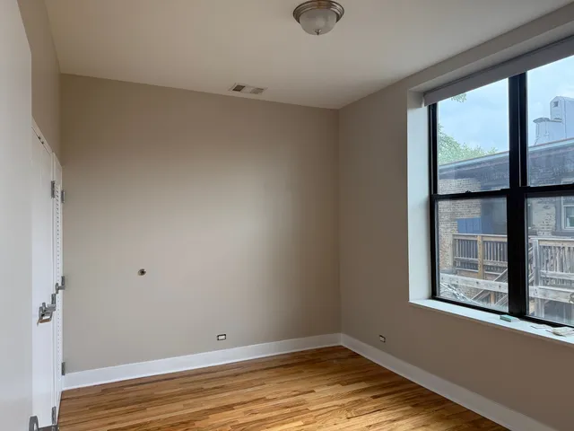 $3,490 | 3122 North Broadway, Unit 305, Chicago, IL 60657