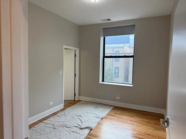 $3,490 | 3122 North Broadway, Unit 305, Chicago, IL 60657