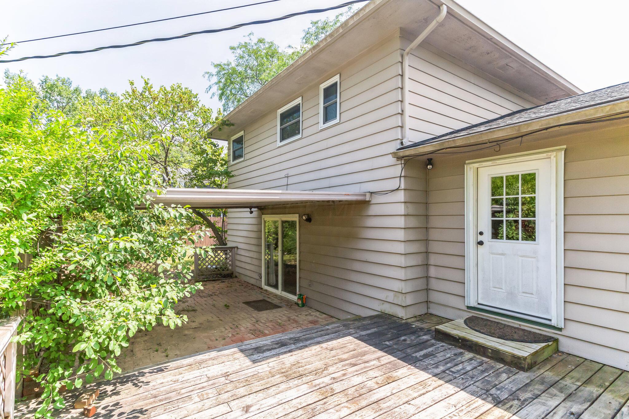 2338 McCoy Road Columbus, OH 43220 - Photo 26 of 30 Patio