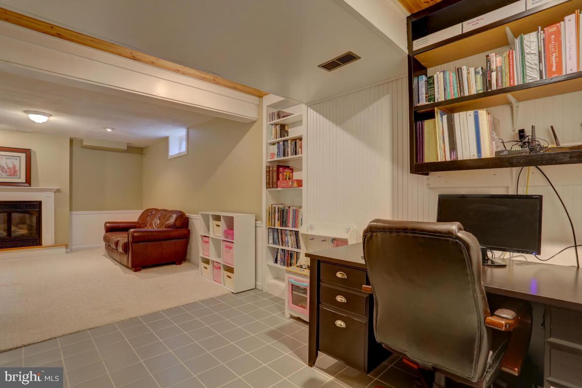 324 Cambridge Lane Lititz, PA 17543 - Photo 19 of 33 Gallery Image 19