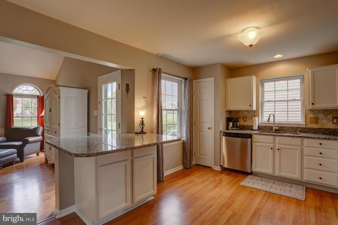 324 Cambridge Lane Lititz, PA 17543 - Photo 7 of 33 Gallery Image 7