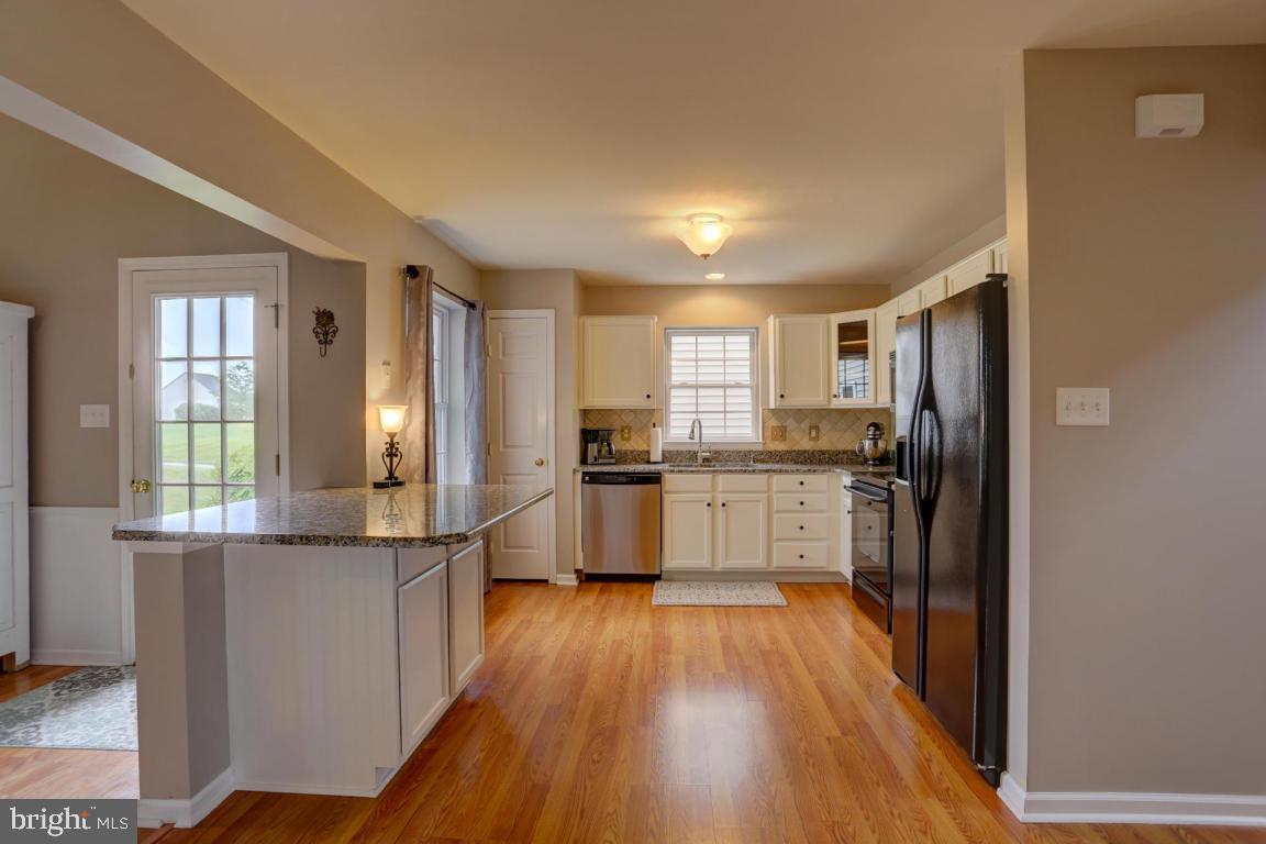 324 Cambridge Lane Lititz, PA 17543 - Photo 8 of 33 Gallery Image 8