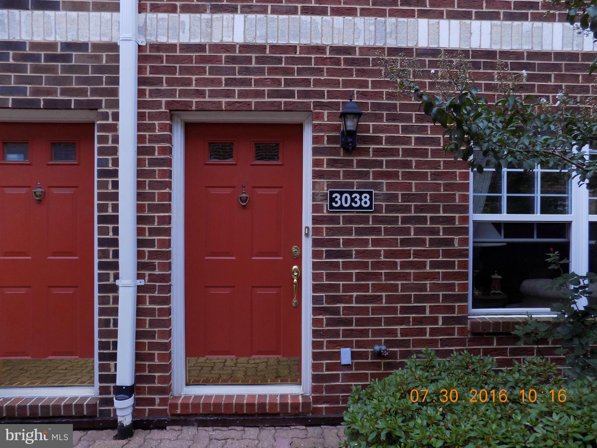 3038 South Glebe Road Arlington, VA 22206 - Photo 23 of 26 a view of door