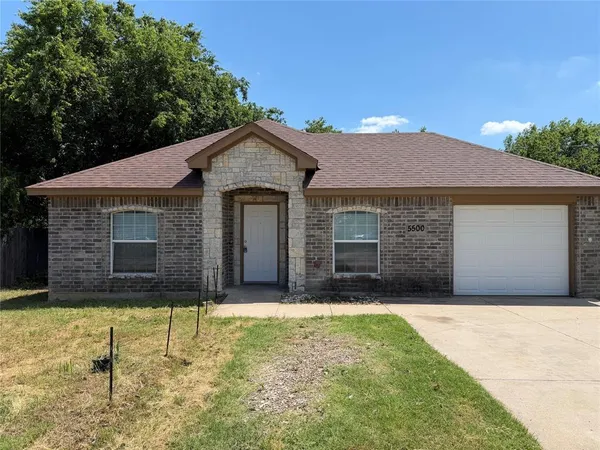 $1,895 | 5500 David Strickland Road, Fort Worth, TX 76119