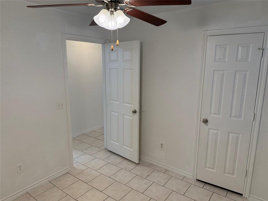 5500 David Strickland Road Fort Worth, TX 76119 - Photo 11 of 25