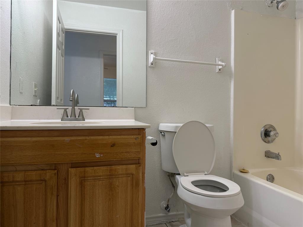 5500 David Strickland Road Fort Worth, TX 76119 - Photo 13 of 25