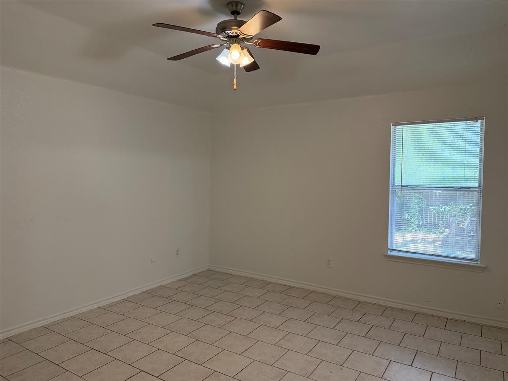 5500 David Strickland Road Fort Worth, TX 76119 - Photo 15 of 25